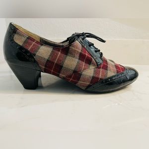 Soft Style Oxfords, Burgundy and Grey Plaid, sz 12